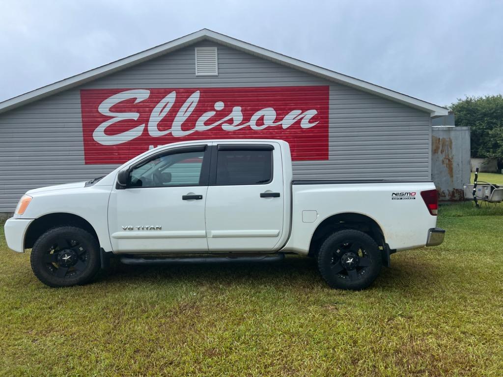 2010 Nissan Titan SE 4X4 Crew Cab SWB's photo